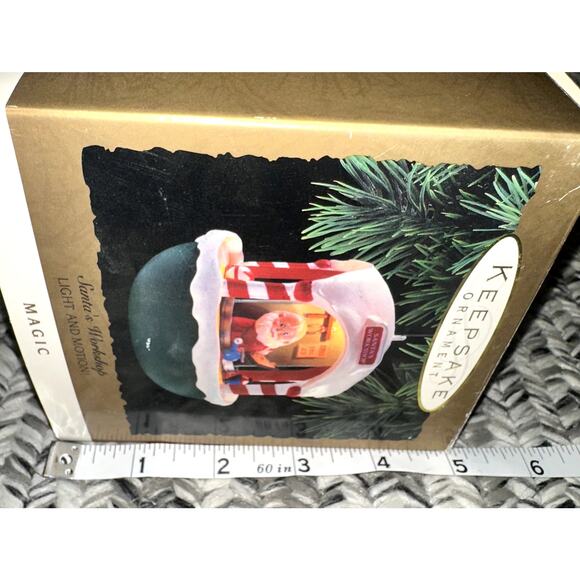 Hallmark "Santa's Workshop" Keepsake Ornament - Magic Light and Motion! 1993 - Picture 7 of 7